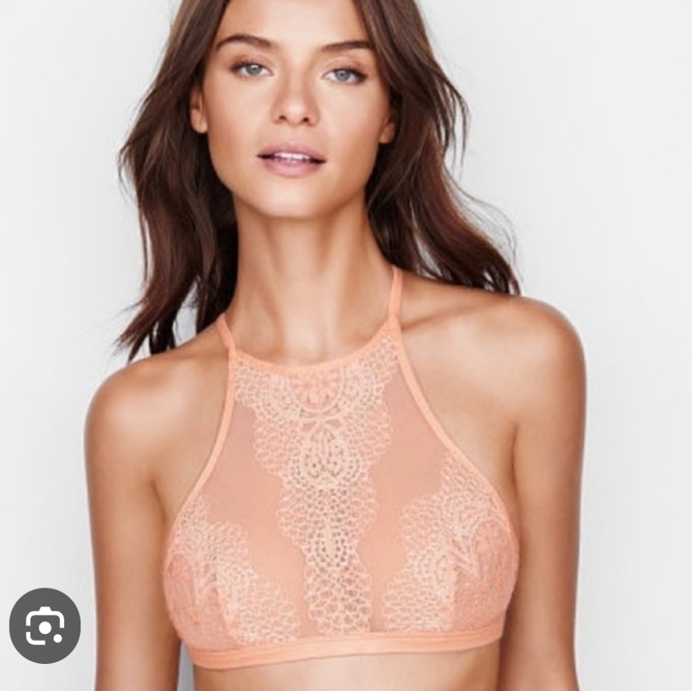 2/$25 Victoria secret body by Victoria bralette bra